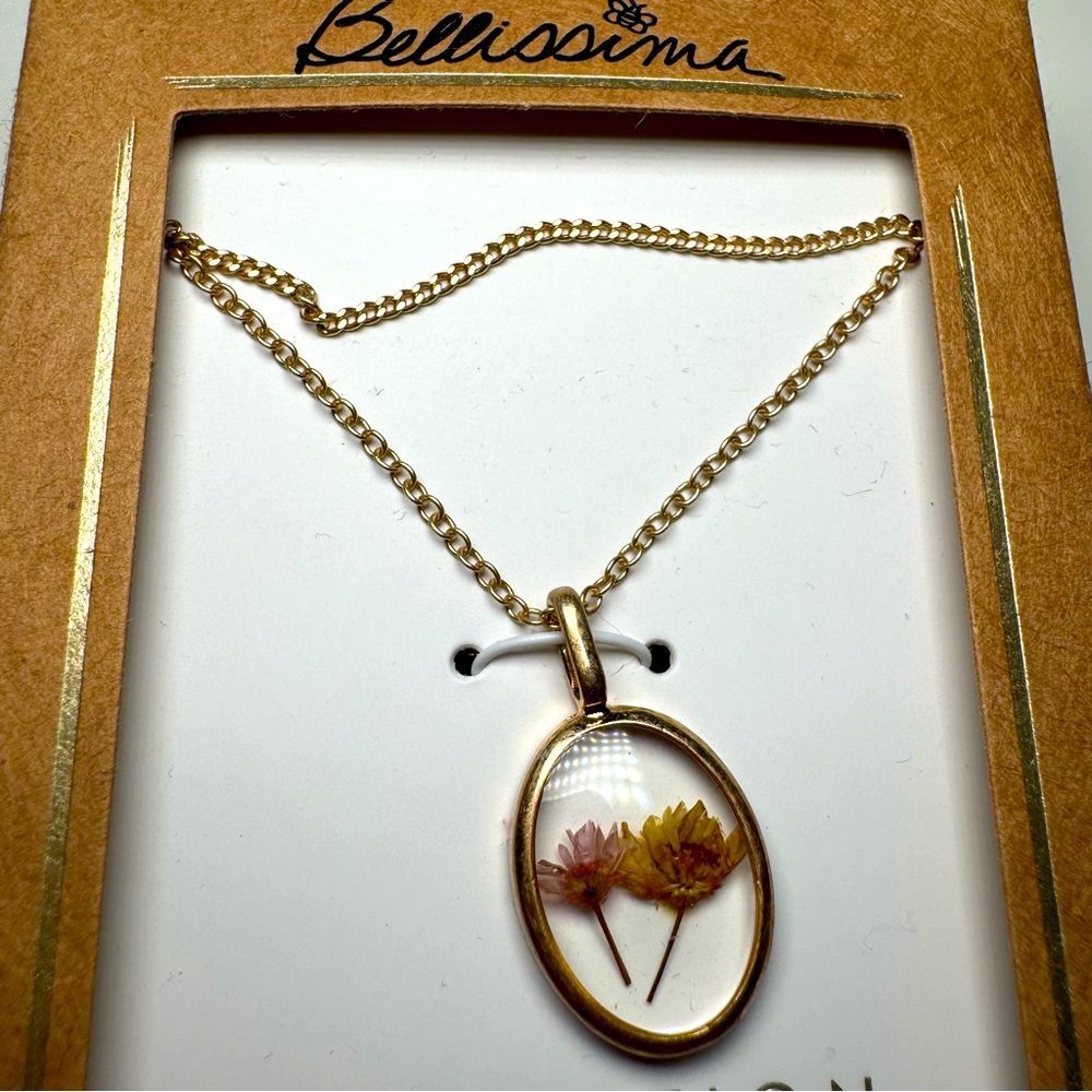 Bellissima Carnation Pendant Necklace